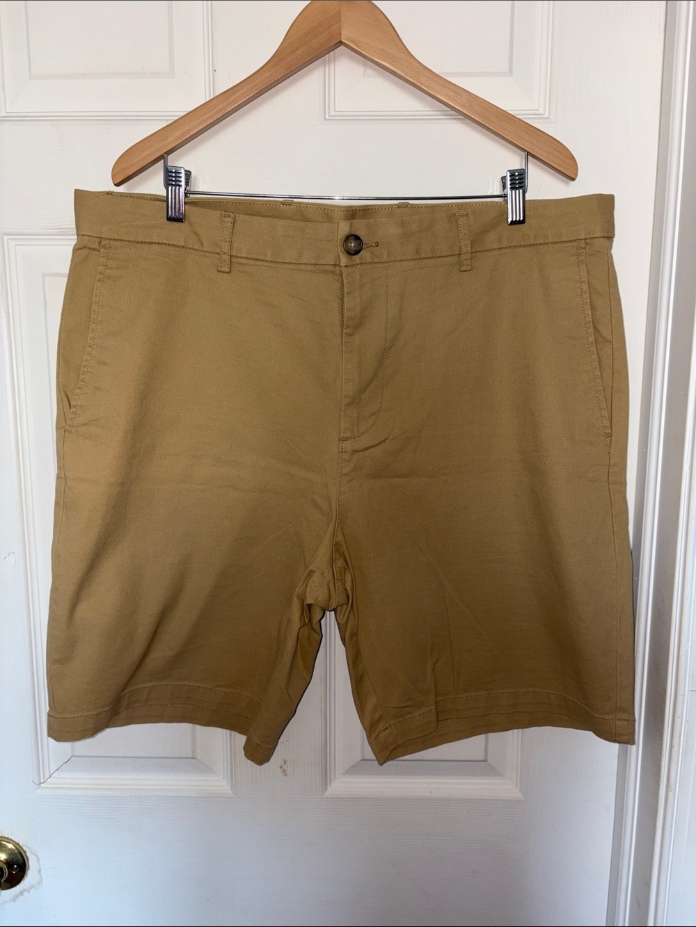 Old Navy Slim Built In Flex Khaki Shorts Size 38